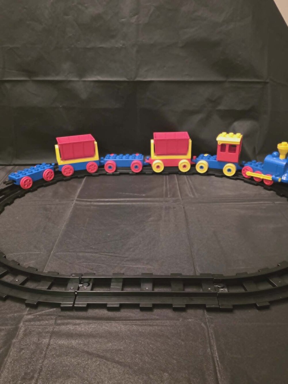 DUPLO LEGO EXPRESS TRAIN WITH TRACKS 2701 INCOMPLETE 1988 GOOD CONDITION